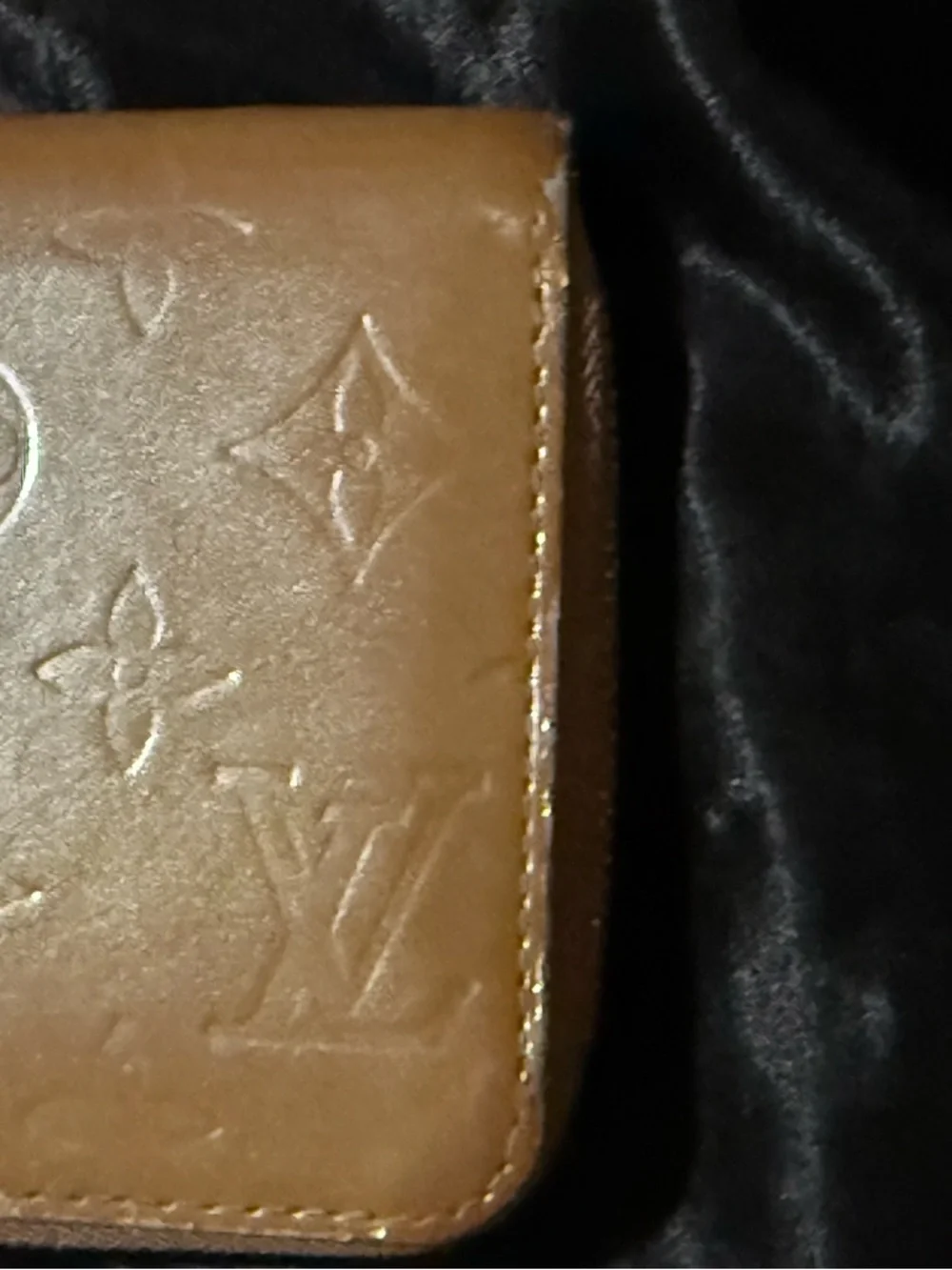 Louis Vuitton Monogram Vernis Zippy Wallet in a bronze/noisette patent leather